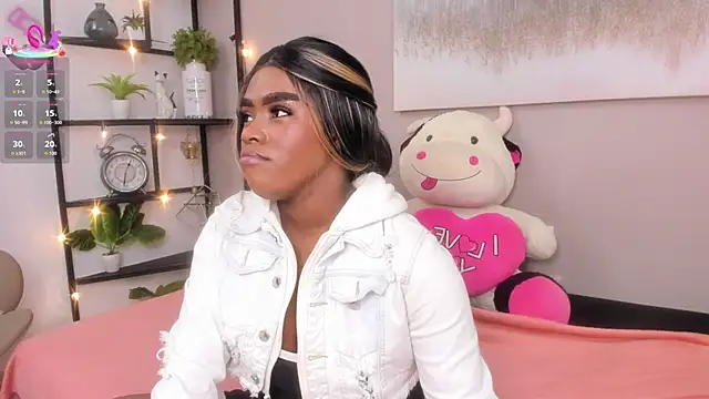 Briana Wells  online show from December 15, 2025, 12:44 pm