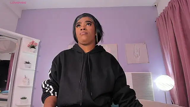 Briana Wells  online show from February 10, 2026, 12:48 pm