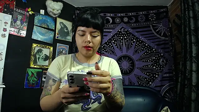 Yourmadame P online show from July 16, 2026, 11:13 pm