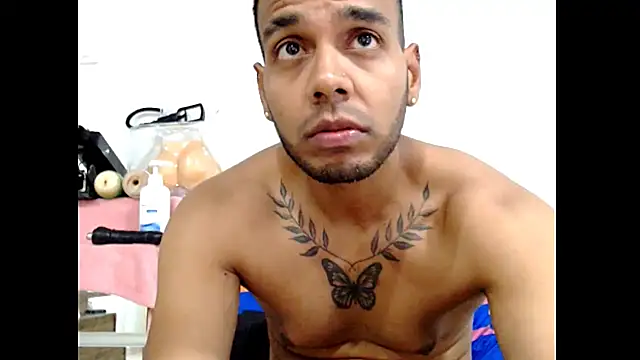 hugeeblackcock online show from July 21, 2026, 7:04 pm