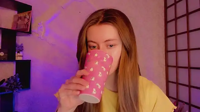 KateCuddle online show from February 18, 2025, 2:05 am