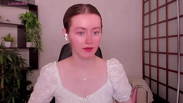 Snapshot of KateCuddle chatting on July 2, 2026, 2:45 am KateCuddle online show from July 2, 2026, 2:45 am