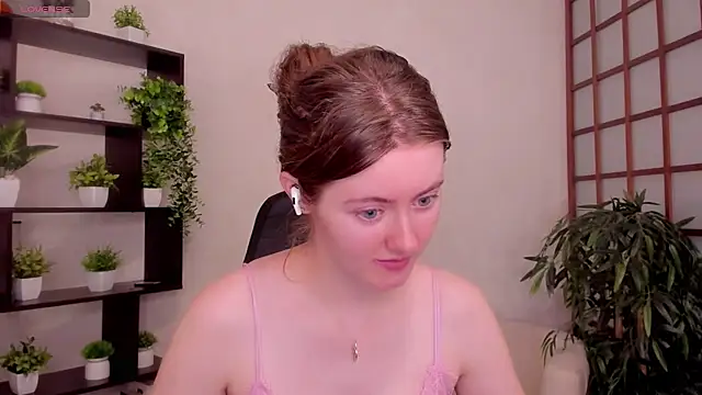 Snapshot of KateCuddle chatting on July 30, 2026, 2:21 am KateCuddle online show from July 30, 2026, 2:21 am