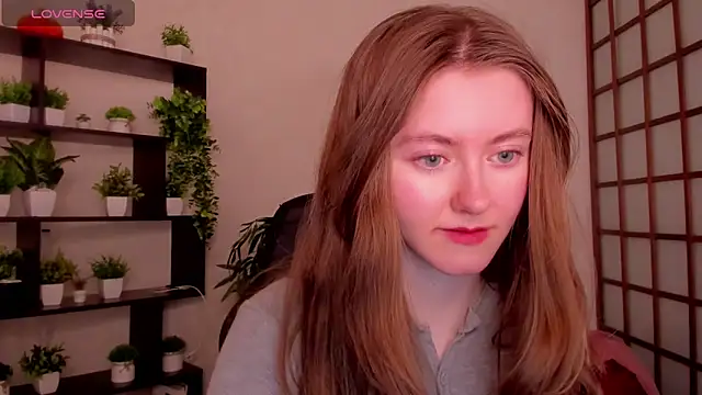 KateCuddle online show from April 15, 2026, 2:28 am