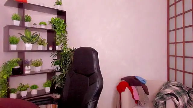 KateCuddle online show from October 1, 2025, 2:49 am