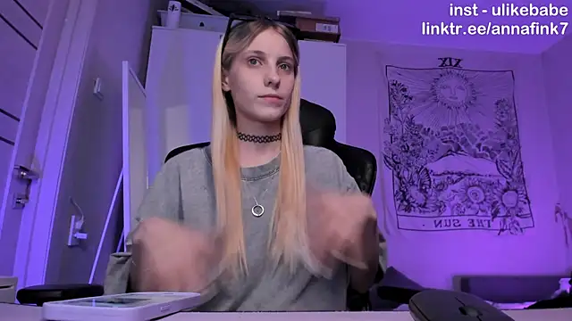 Anna Fink online show from November 6, 2025, 8:57 pm