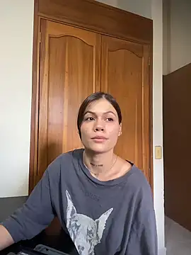 Mojiitoo online show from November 11, 2025, 8:36 pm