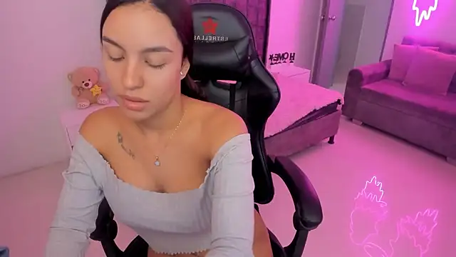 xiomara  cortes online show from January 15, 2026, 7:06 pm