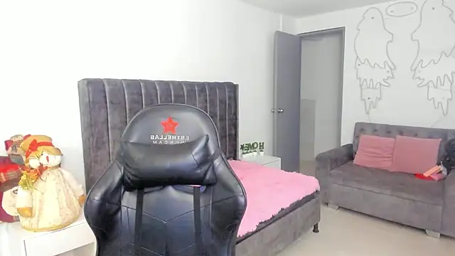 xiomara  cortes online show from January 7, 2026, 12:21 pm