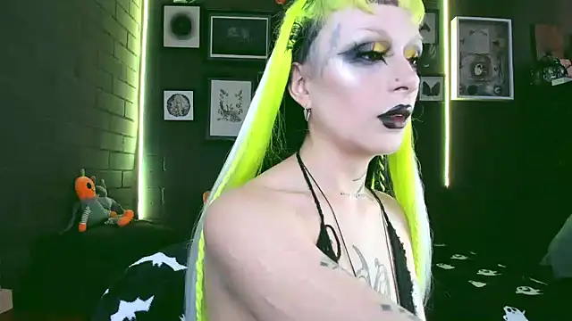 insania 9999  online show from March 19, 2025, 4:45 pm