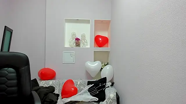 Snapshot of Persephoni chatting on February 15, 2026, 11:20 am Persephoni online show from February 15, 2026, 11:20 am