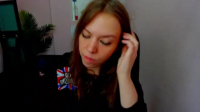 Persephoni online show from November 3, 2025, 12:27 am