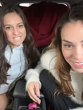 Snapshot of LeaGambit__ chatting on November 21, 2025, 5:12 pm LeaGambit online show from November 21, 2025, 5:12 pm