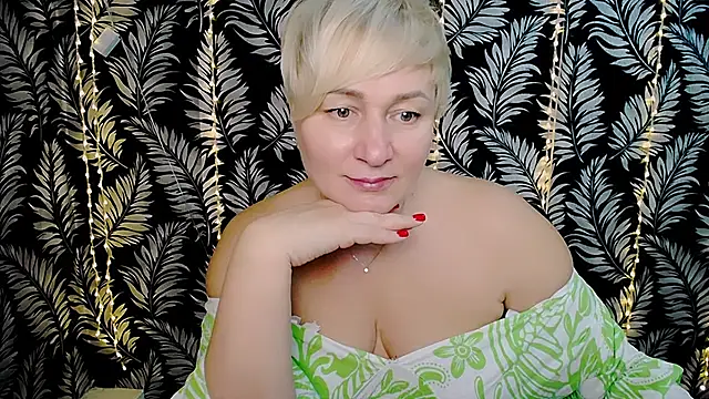 Snapshot of Olivia_playful chatting on February 3, 2025, 3:06 pm Olivia playful online show from February 3, 2025, 3:06 pm