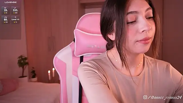 Snapshot of annie24_evans chatting on March 13, 2025, 10:32 pm annie24 evans online show from March 13, 2025, 10:32 pm