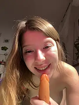 kimczii online show from February 17, 2026, 7:27 am