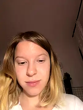 Snapshot of kimczii chatting on September 26, 2025, 9:10 pm kimczii online show from September 26, 2025, 9:10 pm