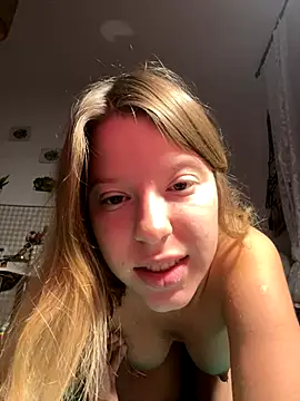 Snapshot of kimczii chatting on October 1, 2025, 6:18 am kimczii online show from October 1, 2025, 6:18 am