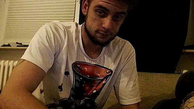 Snapshot of Youngtimer_1997 chatting on September 25, 2025, 8:26 pm Youngtimer 1997 online show from September 25, 2025, 8:26 pm