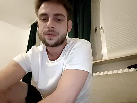 Snapshot of Youngtimer_1997 chatting on September 17, 2025, 10:01 pm Youngtimer 1997 online show from September 17, 2025, 10:01 pm