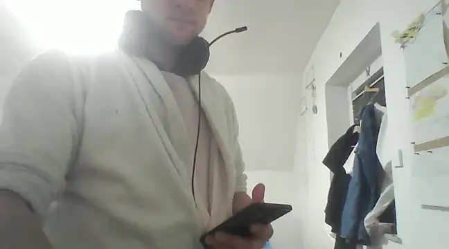 Snapshot of Youngtimer_1997 chatting on March 16, 2025, 12:45 am Youngtimer 1997 online show from March 16, 2025, 12:45 am