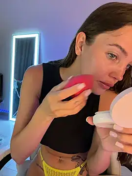 julia fly online show from June 12, 2026, 8:23 am