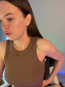 julia fly online show from March 13, 2026, 9:25 am