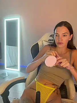 julia fly online show from June 16, 2026, 8:25 am