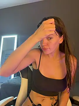 julia fly online show from June 23, 2026, 9:07 am