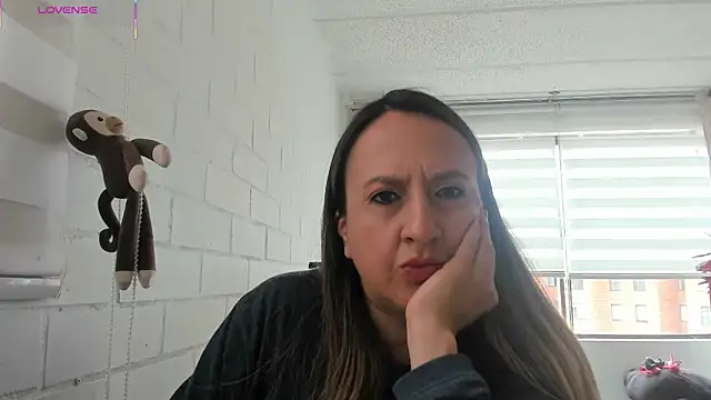 Snapshot of charlize_legs chatting on March 12, 2026, 5:06 pm charlize legs online show from March 12, 2026, 5:06 pm