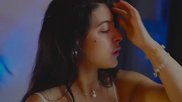 Snapshot of anabelcurvy chatting on November 4, 2025, 7:06 pm anabelcurvy online show from November 4, 2025, 7:06 pm