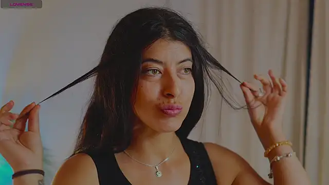 Snapshot of anabelcurvy chatting on October 21, 2025, 7:02 pm anabelcurvy online show from October 21, 2025, 7:02 pm