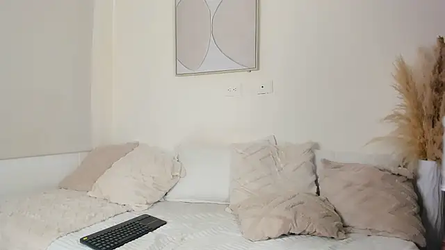 ZOEGARNER01 online show from May 14, 2026, 7:33 pm