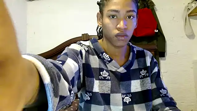 angelamarie1 online show from April 14, 2026, 12:10 pm