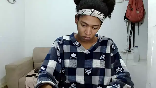 Snapshot of angelamarie1 chatting on November 17, 2025, 6:50 am angelamarie1 online show from November 17, 2025, 6:50 am