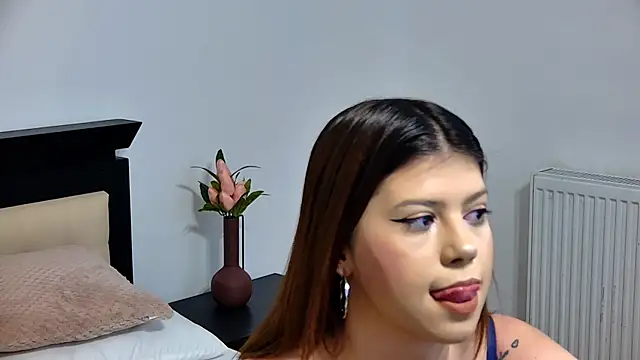 Sierra Halle online show from March 18, 2025, 8:37 pm