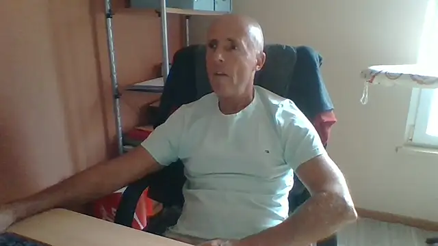 olibrius71 online show from October 31, 2025, 2:13 pm