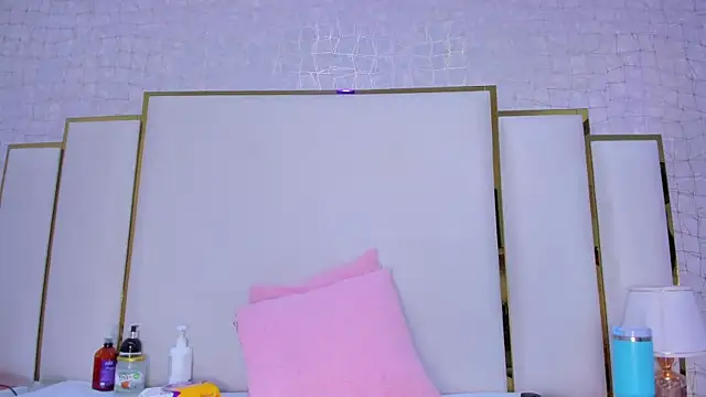 paola rodriguez online show from October 23, 2025, 12:04 pm