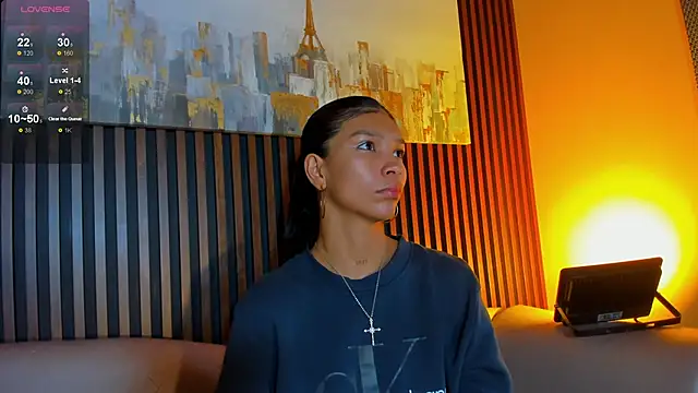 Snapshot of LauraAristizabal chatting on March 5, 2026, 12:35 pm LauraAristizabal online show from March 5, 2026, 12:35 pm