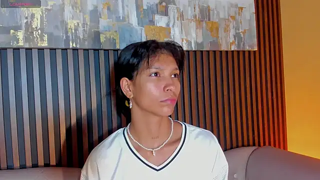 Snapshot of LauraAristizabal chatting on February 12, 2026, 10:59 am LauraAristizabal online show from February 12, 2026, 10:59 am