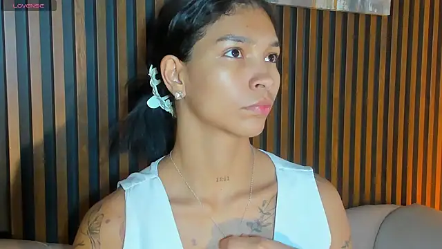 Snapshot of LauraAristizabal chatting on February 24, 2026, 12:28 pm LauraAristizabal online show from February 24, 2026, 12:28 pm