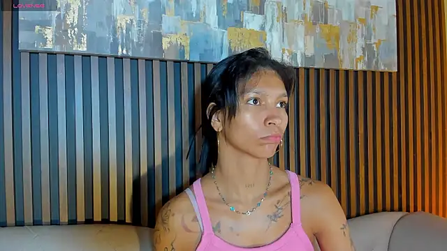 Snapshot of LauraAristizabal chatting on February 5, 2026, 12:34 pm LauraAristizabal online show from February 5, 2026, 12:34 pm