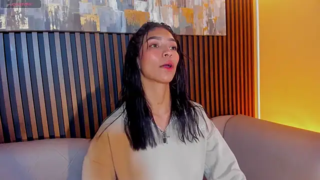 LauraAristizabal online show from March 17, 2026, 12:41 pm