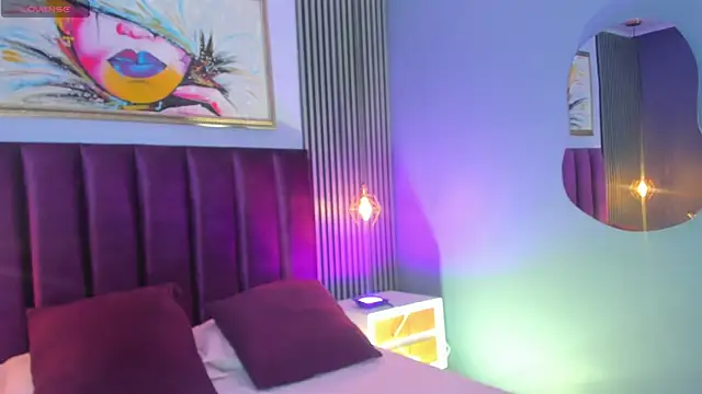 LauraAristizabal online show from October 30, 2025, 12:36 pm