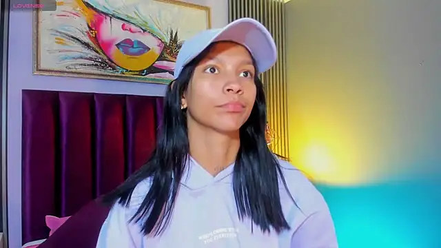 Snapshot of LauraAristizabal chatting on February 3, 2026, 12:43 pm LauraAristizabal online show from February 3, 2026, 12:43 pm