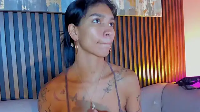 Snapshot of LauraAristizabal chatting on February 17, 2026, 12:13 pm LauraAristizabal online show from February 17, 2026, 12:13 pm