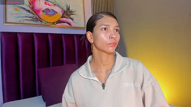 Snapshot of LauraAristizabal chatting on March 1, 2026, 12:27 pm LauraAristizabal online show from March 1, 2026, 12:27 pm