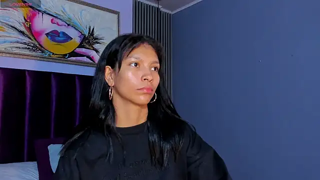 Snapshot of LauraAristizabal chatting on February 1, 2026, 12:36 pm LauraAristizabal online show from February 1, 2026, 12:36 pm