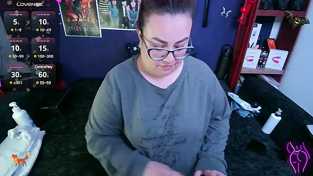 Snapshot of foxbell_lt chatting on February 27, 2025, 6:42 pm foxbell lt online show from February 27, 2025, 6:42 pm