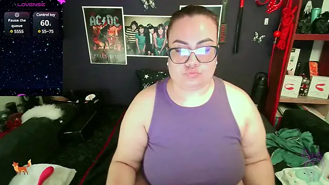 Snapshot of foxbell_lt chatting on February 11, 2025, 12:15 pm foxbell lt online show from February 11, 2025, 12:15 pm